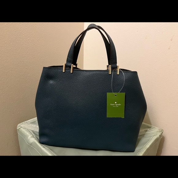 Kate Spade purse. Brand new with tag. Birthday present but not my style. - Picture 3 of 5